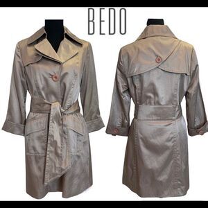 BEDO light tan brown trenchcoat size medium